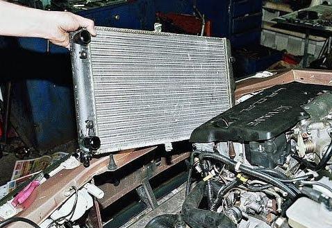 VAZ-2110'da soğutma radyatörünün değiştirilmesi. Talimat, değiştirme nedenleri. Radyatörün cihazı ve prensibi