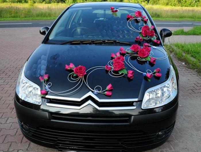 düğün fotoğrafı için araba dekorasyonu