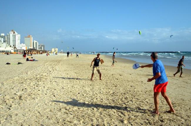 Tel Aviv'de Gordon Plajı